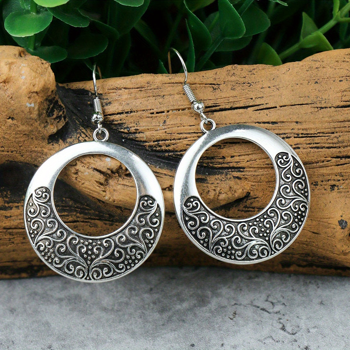 Muse Essentials - Retro Ethnic Style Ancient Silvery Ring Earrings Necklace Set