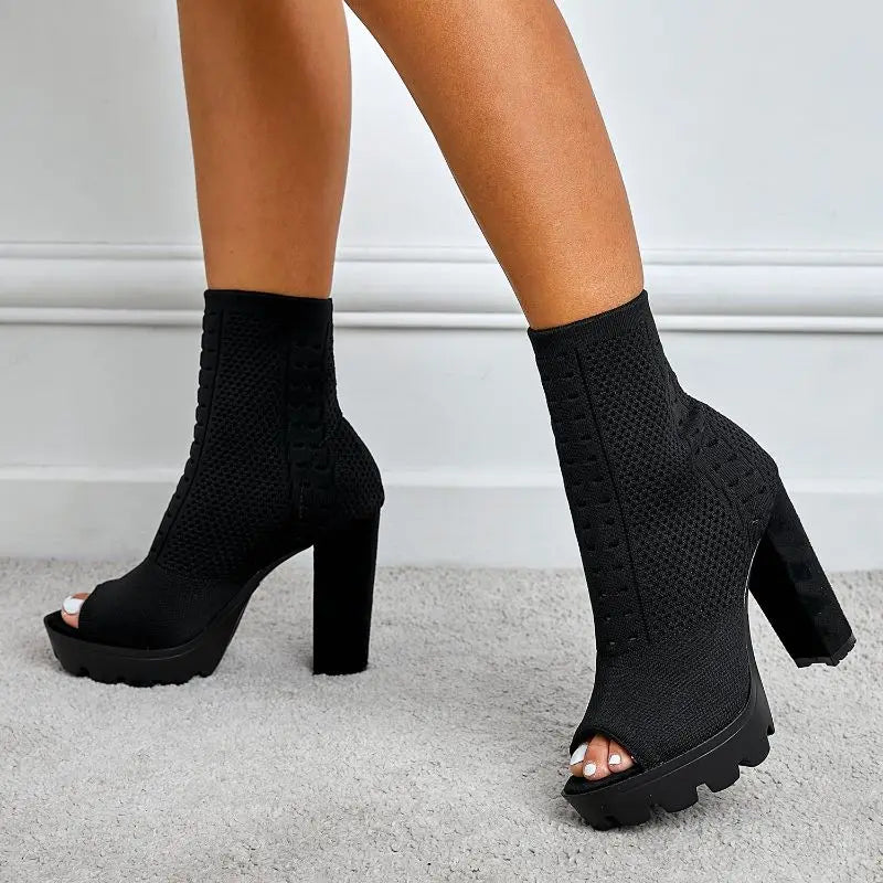 Be Mused - Fashion Short Ankle Chunky Platform Peep-toe Boots