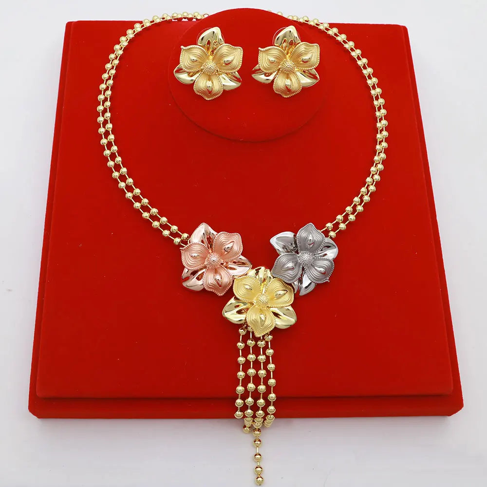 Muse Essentials Elegant Women Jewelry Set Fashion Design 18k Gold Plated Round Tricolor Flower Pendant Exquisite Set