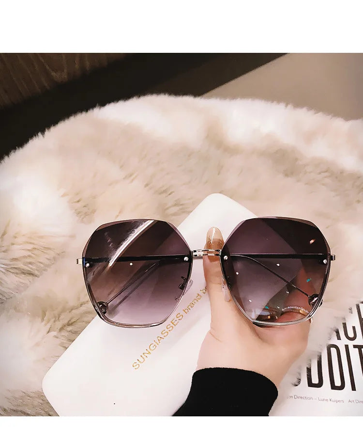 Muse Essential Octagon Round Gradient Sunglasses