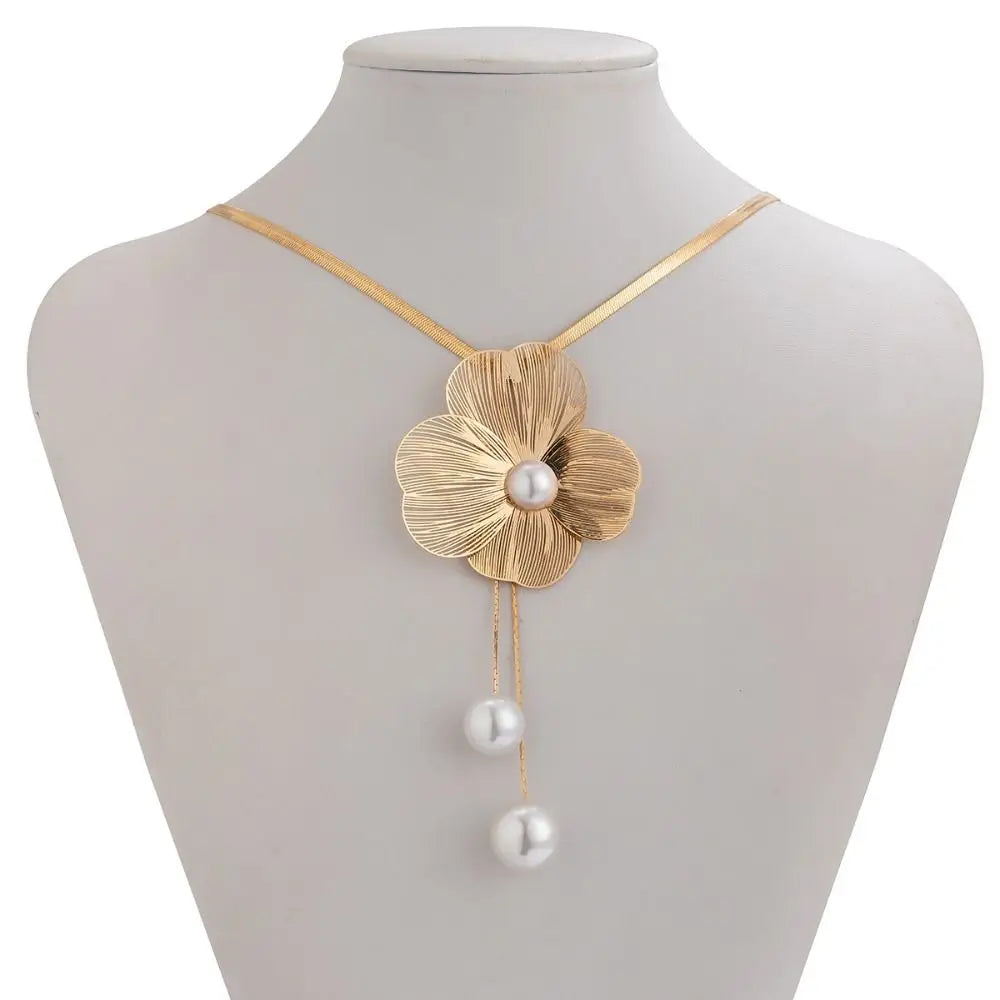 Muse Essentials Trendy Hollow Petal Flower Jewelry Set