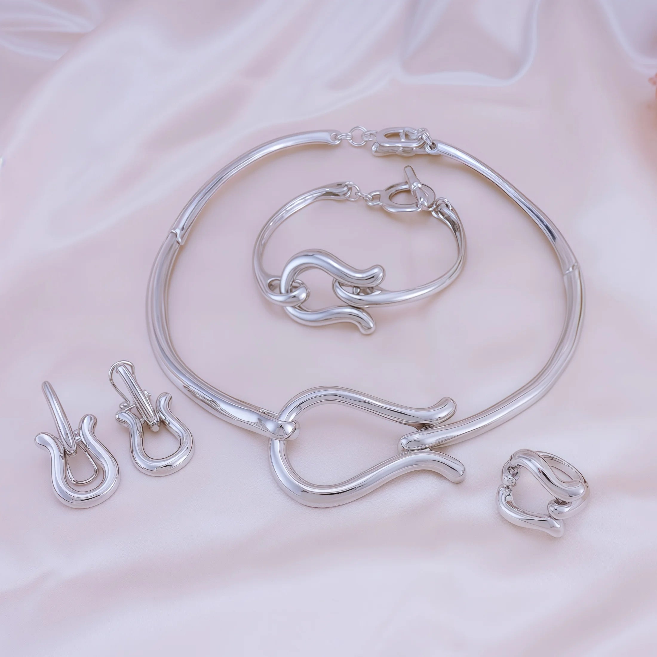 Muse Essentials Fashion Jewelry Sets For Women Gold Color Choker Necklace Earring Set