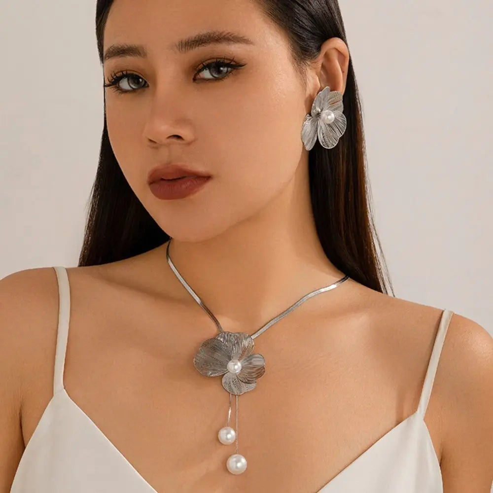 Muse Essentials Trendy Hollow Petal Flower Jewelry Set