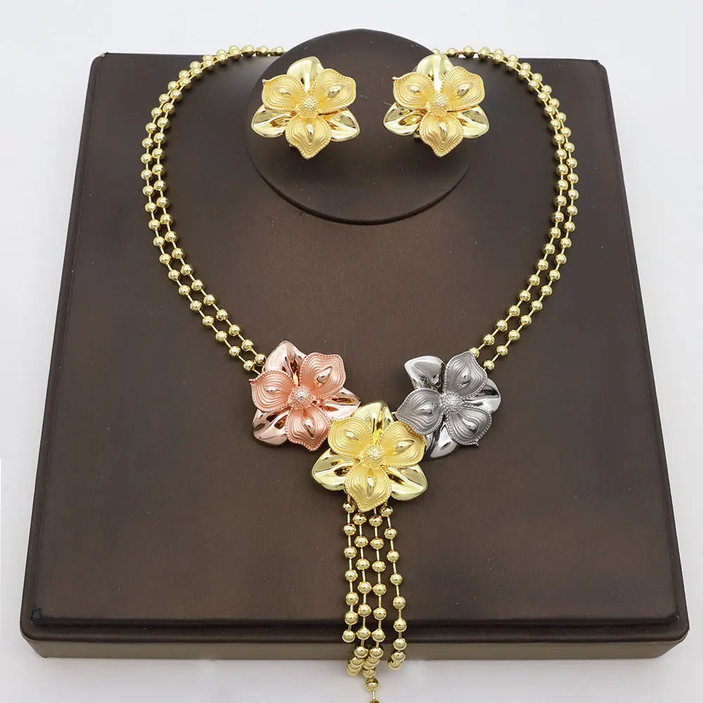 Muse Essentials Elegant Women Jewelry Set Fashion Design 18k Gold Plated Round Tricolor Flower Pendant Exquisite Set