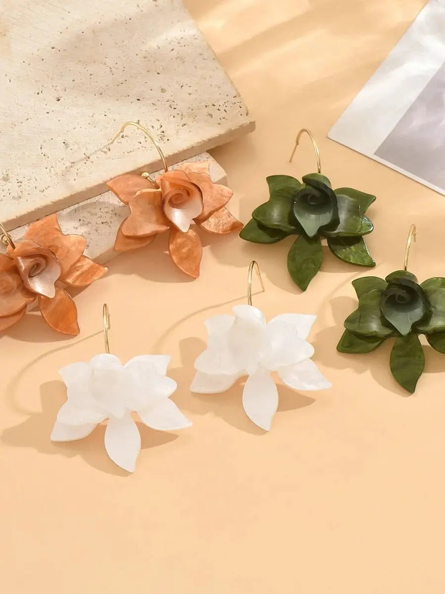 Muse Essentials - Big Lily Style Metal Acrylic Petal Earrings