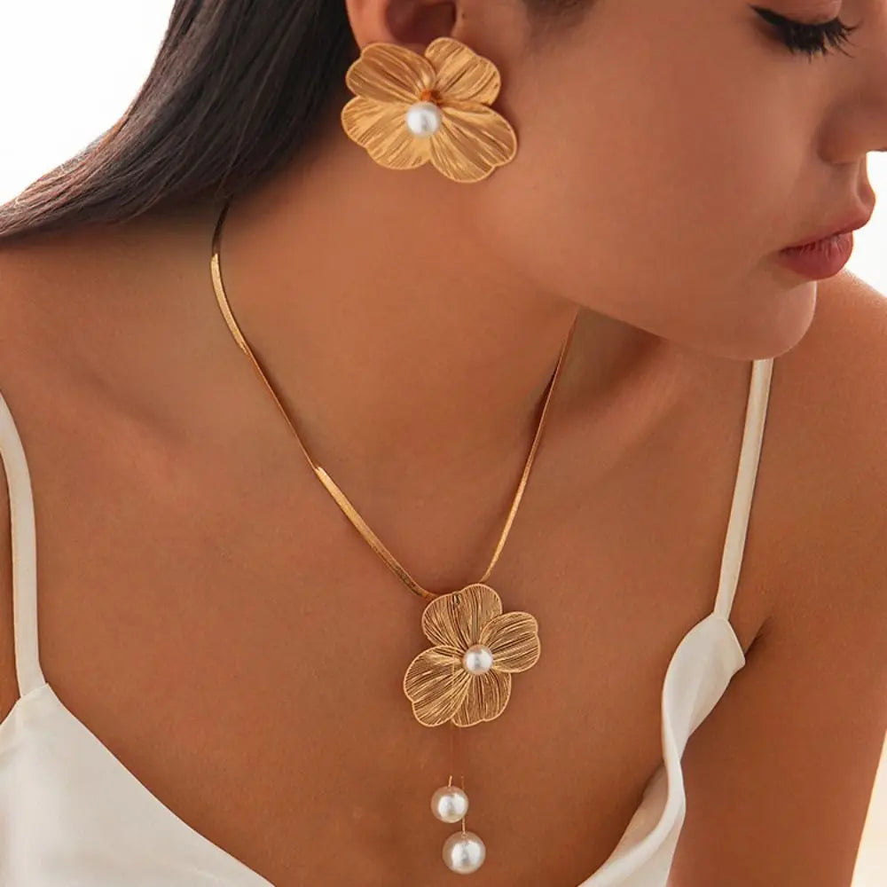 Muse Essentials Trendy Hollow Petal Flower Jewelry Set