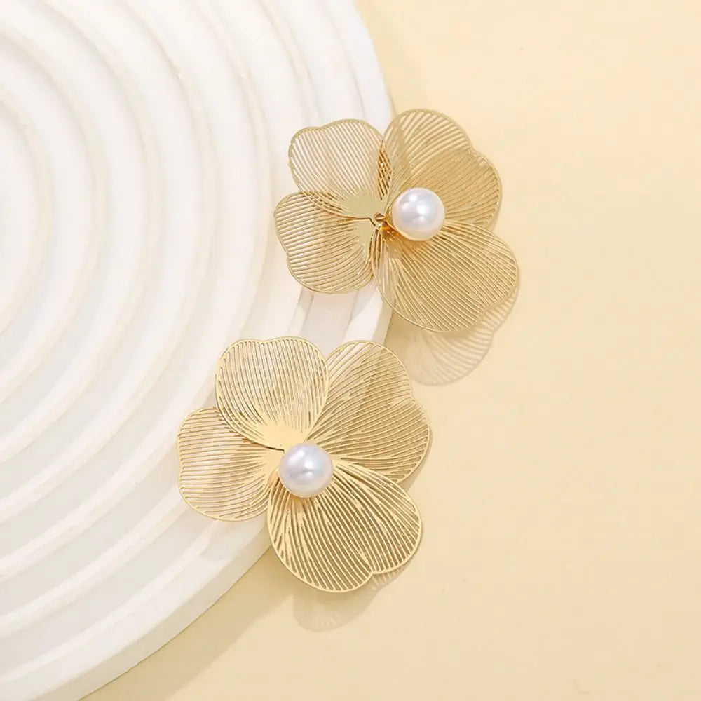 Muse Essentials Trendy Hollow Petal Flower Jewelry Set