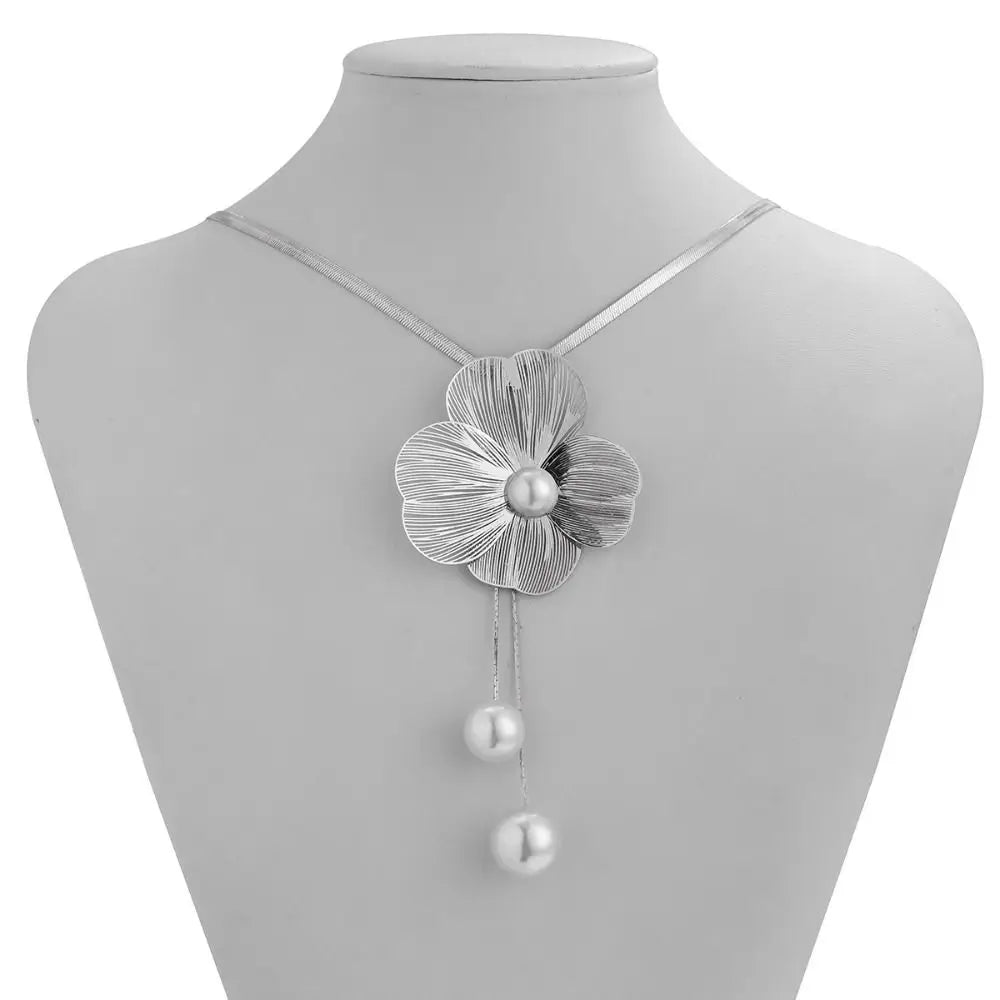 Muse Essentials Trendy Hollow Petal Flower Jewelry Set